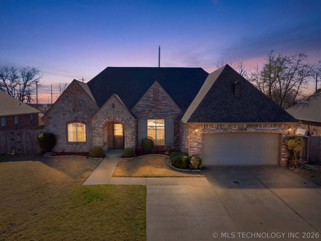 12016 S Date Avenue, Jenks, OK 74037
