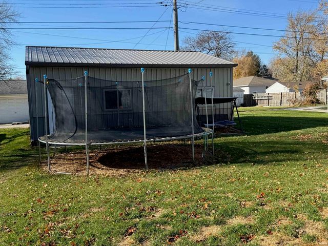 122 N Monon, Francesville, IN 47946