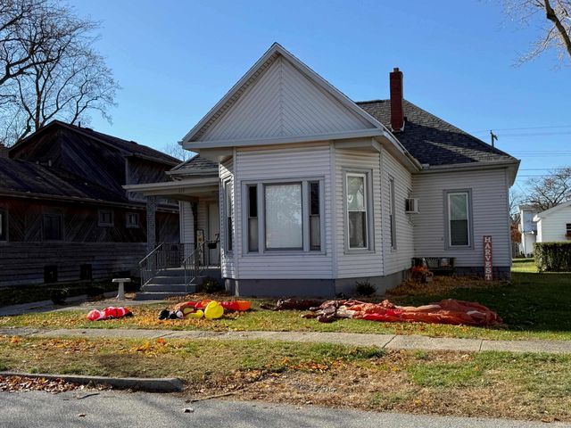 122 N Monon, Francesville, IN 47946