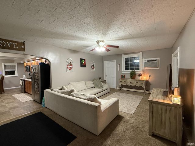 122 N Monon, Francesville, IN 47946