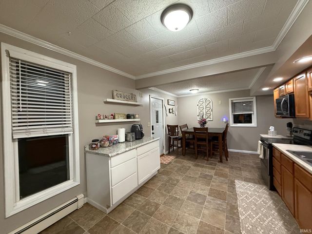 122 N Monon, Francesville, IN 47946