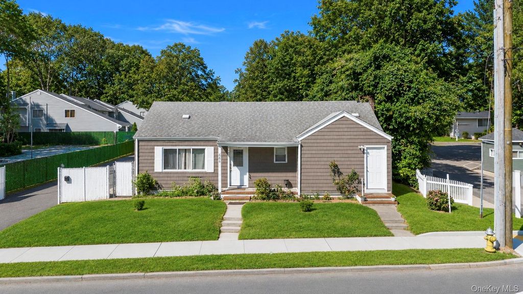 666 Rosevale Avenue, Lake Ronkonkoma, NY 11779 — exterior