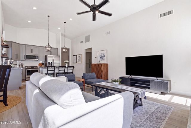 9834 E DREYFUS Avenue, Scottsdale, AZ 85260