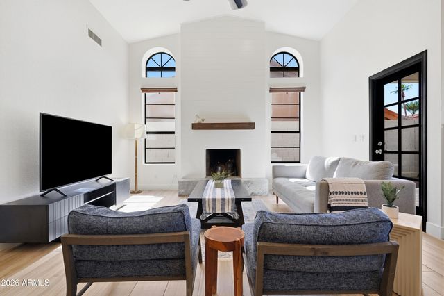 9834 E DREYFUS Avenue, Scottsdale, AZ 85260