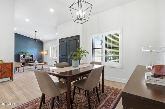 9834 E DREYFUS Avenue, Scottsdale, AZ 85260