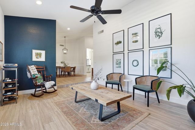 9834 E DREYFUS Avenue, Scottsdale, AZ 85260