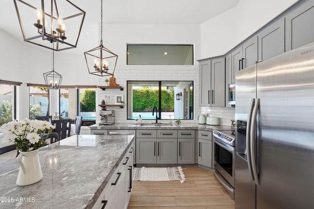 9834 E DREYFUS Avenue, Scottsdale, AZ 85260