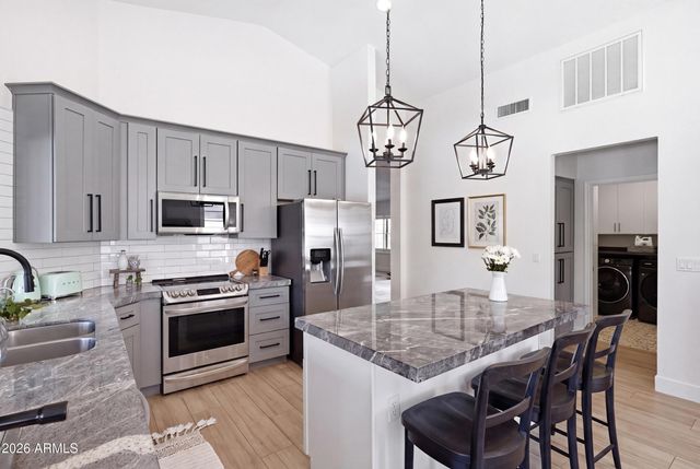 9834 E DREYFUS Avenue, Scottsdale, AZ 85260