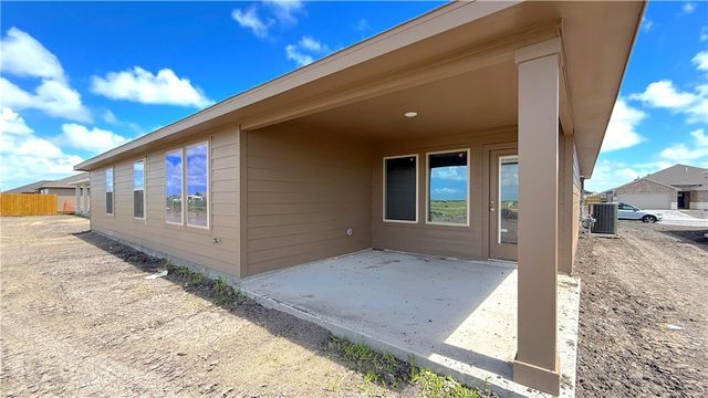 1446 Irigoyen St, Corpus Christi, TX 78415
