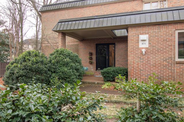 674 Timber Ln, Nashville, TN 37215