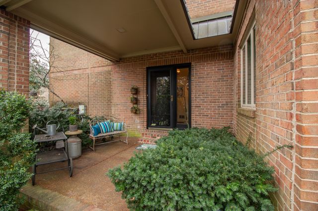 674 Timber Ln, Nashville, TN 37215