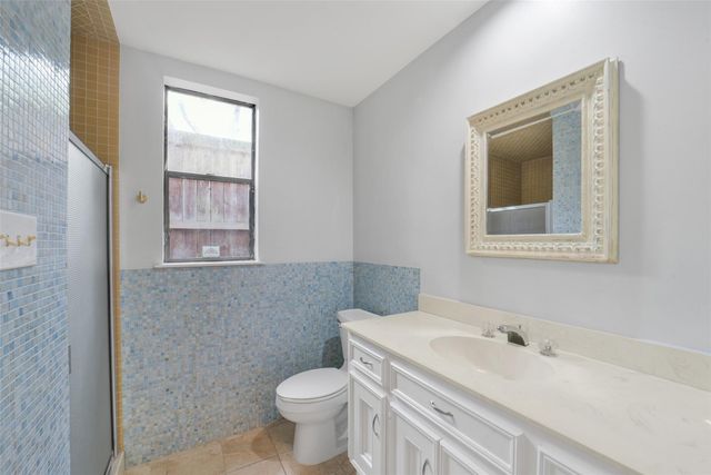 2423 Nantucket Drive, Houston, TX 77057