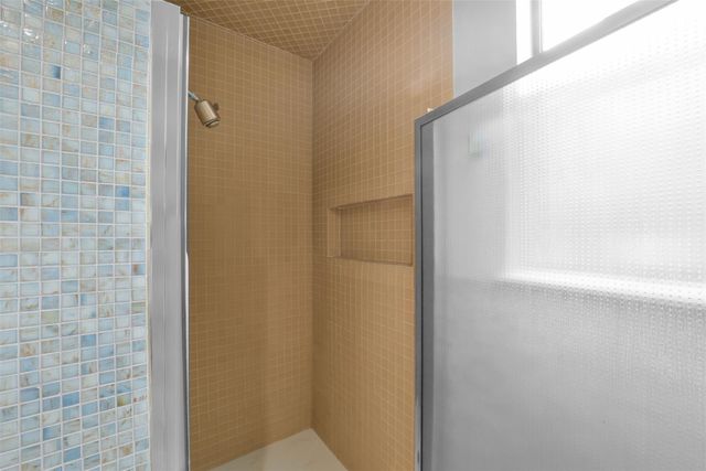 2423 Nantucket Drive, Houston, TX 77057