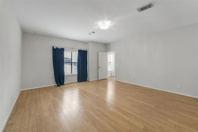 2423 Nantucket Drive, Houston, TX 77057