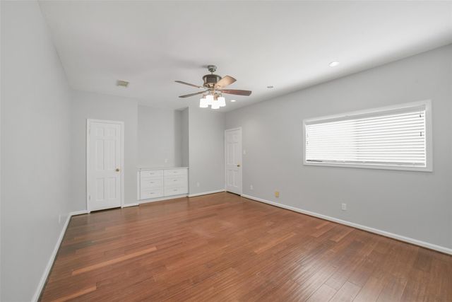 2423 Nantucket Drive, Houston, TX 77057