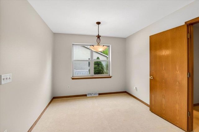 1331 Swordleaf Lane, Sun Prairie, WI 53590