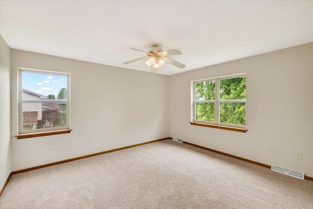 1331 Swordleaf Lane, Sun Prairie, WI 53590