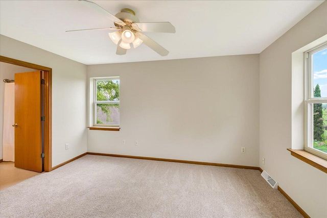 1331 Swordleaf Lane, Sun Prairie, WI 53590