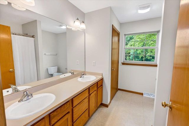 1331 Swordleaf Lane, Sun Prairie, WI 53590