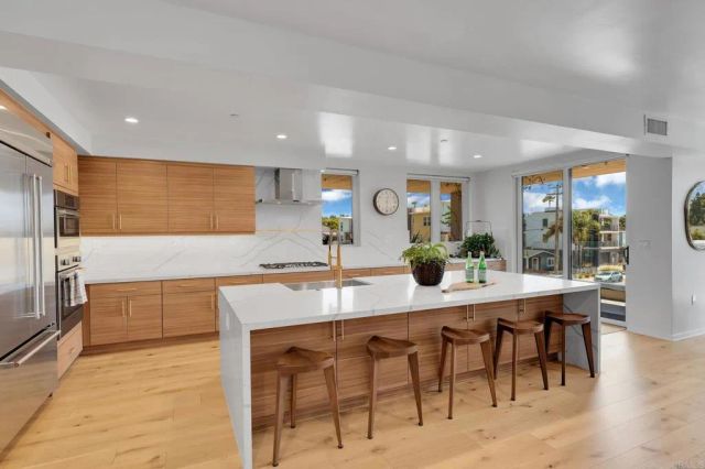 3097 Madison Street 301, Carlsbad, CA 92008