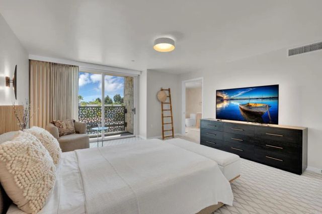 3097 Madison Street 301, Carlsbad, CA 92008