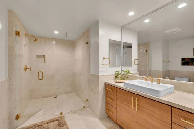 3097 Madison Street 301, Carlsbad, CA 92008
