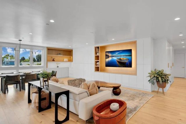 3097 Madison Street 301, Carlsbad, CA 92008
