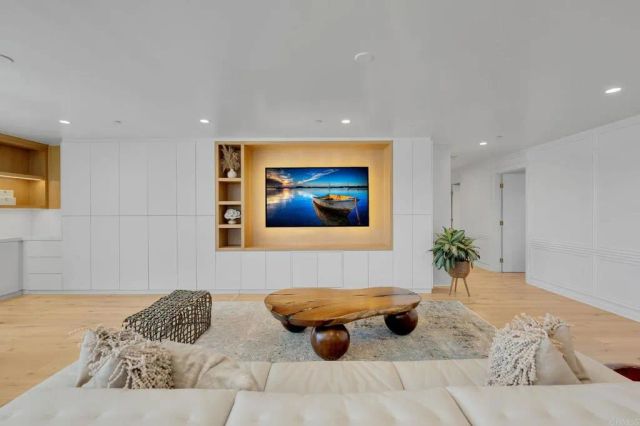3097 Madison Street 301, Carlsbad, CA 92008