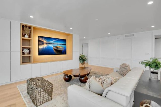 3097 Madison Street 301, Carlsbad, CA 92008