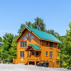 1006 Cricket Wood Way, Sevierville, TN 37862