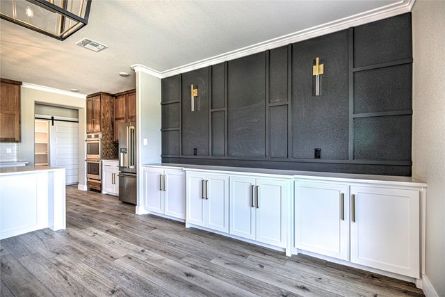 8186 S Lone Star Parkway, Moody, TX 76557