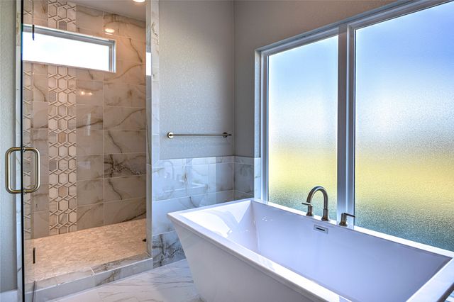 8186 S Lone Star Parkway, Moody, TX 76557