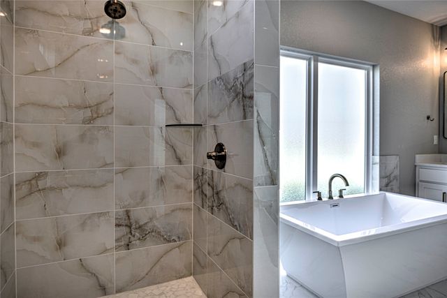 8186 S Lone Star Parkway, Moody, TX 76557