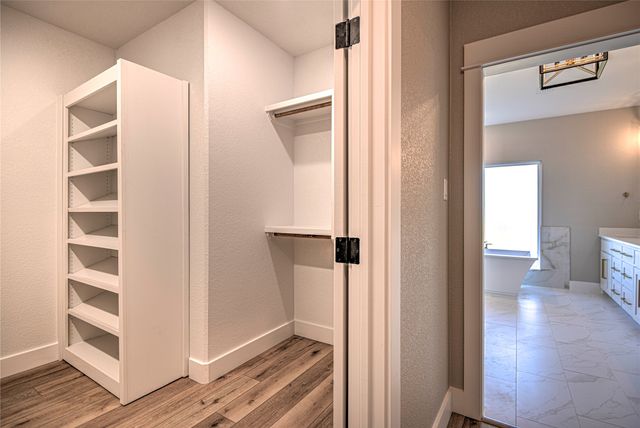 8186 S Lone Star Parkway, Moody, TX 76557