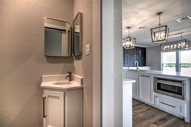 8186 S Lone Star Parkway, Moody, TX 76557