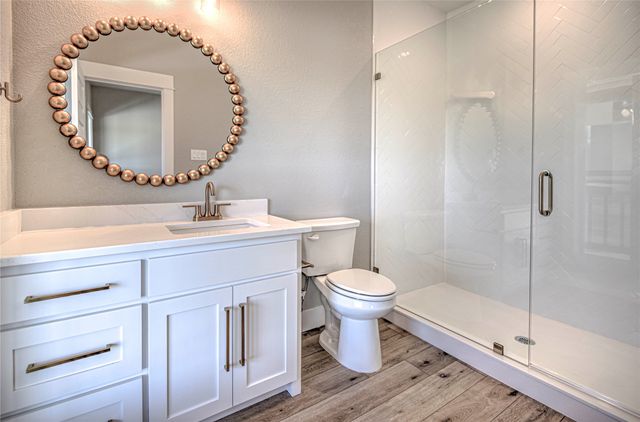 8186 S Lone Star Parkway, Moody, TX 76557