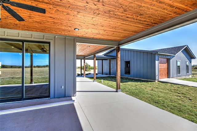 8186 S Lone Star Parkway, Moody, TX 76557