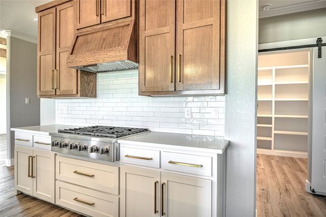 8186 S Lone Star Parkway, Moody, TX 76557