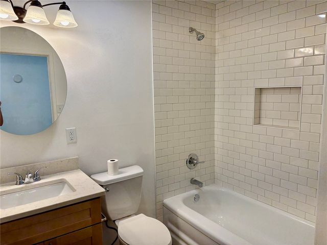 272 Peace Avenue NW, Cedar Rapids, IA 52405