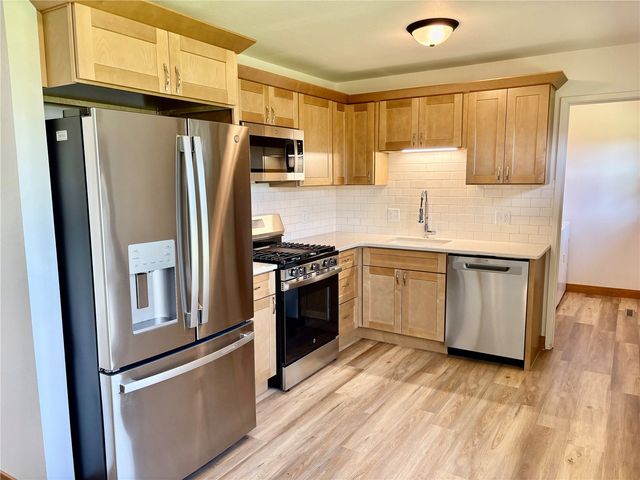 272 Peace Avenue NW, Cedar Rapids, IA 52405
