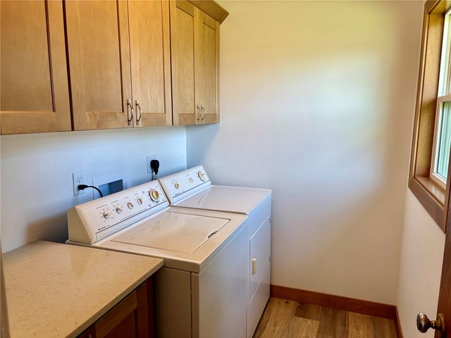 272 Peace Avenue NW, Cedar Rapids, IA 52405