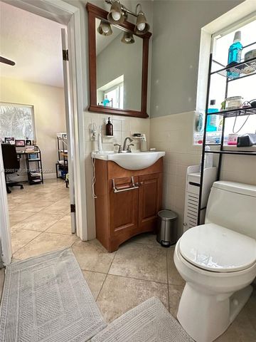 1753 NE 18th St 1753, Fort Lauderdale, FL 33305