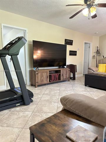 1753 NE 18th St 1753, Fort Lauderdale, FL 33305