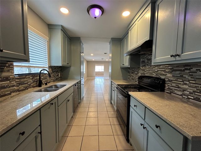 5556 Macarthur Drive, Fort Worth, TX 76112