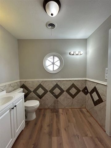 5556 Macarthur Drive, Fort Worth, TX 76112