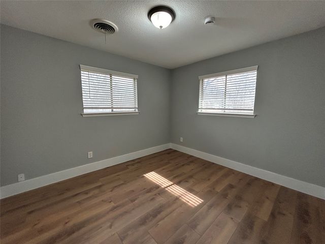 5556 Macarthur Drive, Fort Worth, TX 76112