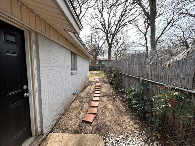 5556 Macarthur Drive, Fort Worth, TX 76112