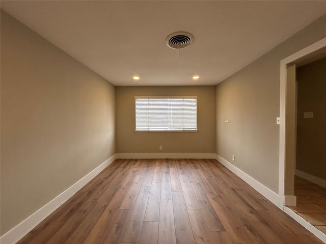 5556 Macarthur Drive, Fort Worth, TX 76112