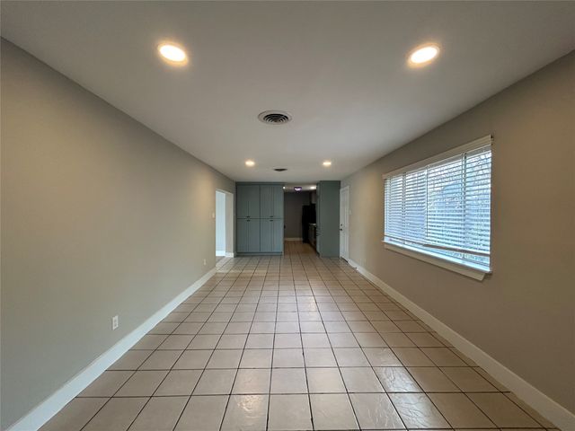 5556 Macarthur Drive, Fort Worth, TX 76112