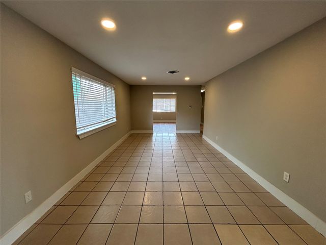 5556 Macarthur Drive, Fort Worth, TX 76112